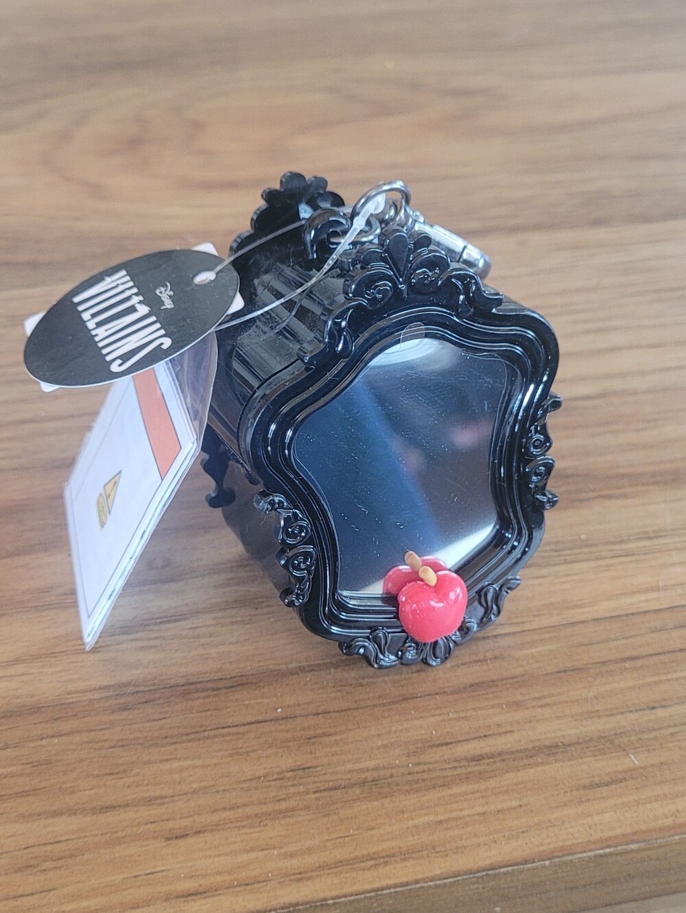 BATH AND BODY WORKS VILLIANS POCKET BACK !